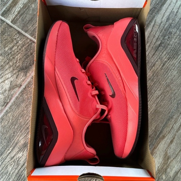 Size 8.5- Nike Women Air Zoom Bella 7 Training Ember Dark Red FZ1689-800 - Picture 5 of 7